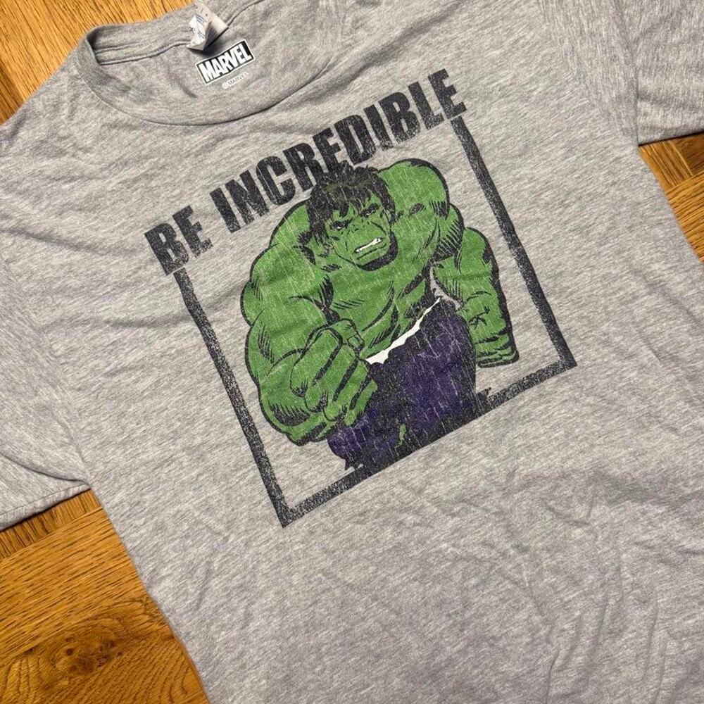 Marvel Incredible Hulk Be Incredible Gray Graphic T-Shirt Small
